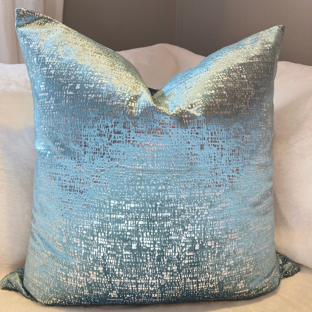 Fiji Pillow Cover 22 x 22